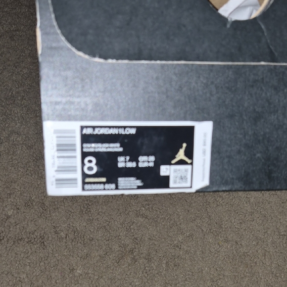 Air Jordan 1 Low Shoes Red and Black - Picture 7 of 7